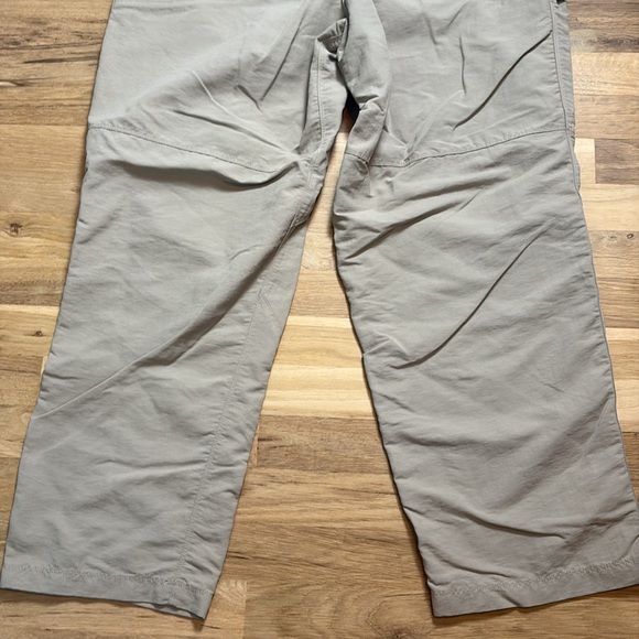 The North Face Tan Cargo Short Court Hiking Outdoor Straight Leg Pants Mens 36 - Picture 13 of 13